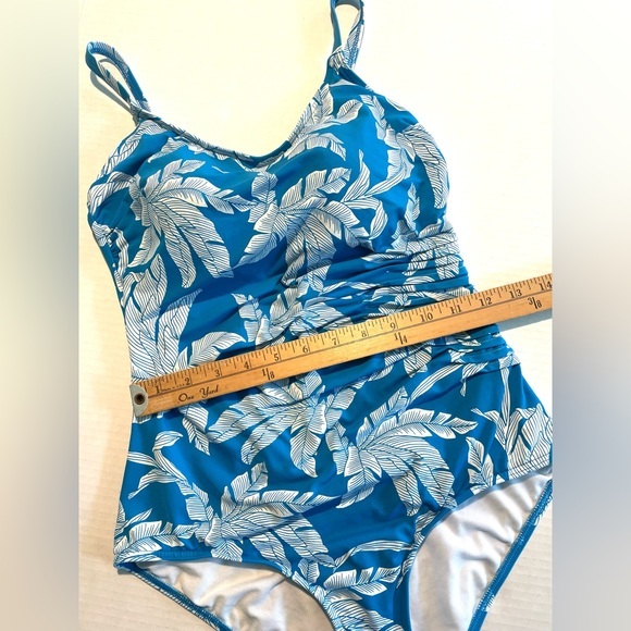 Seekers Australia One Piece Tropical Leaves Blue White Swimsuit Women’s 6‎ NWOT - Picture 7 of 10